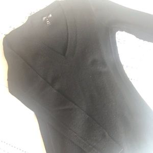 100% cashmere black v-neck sweater
